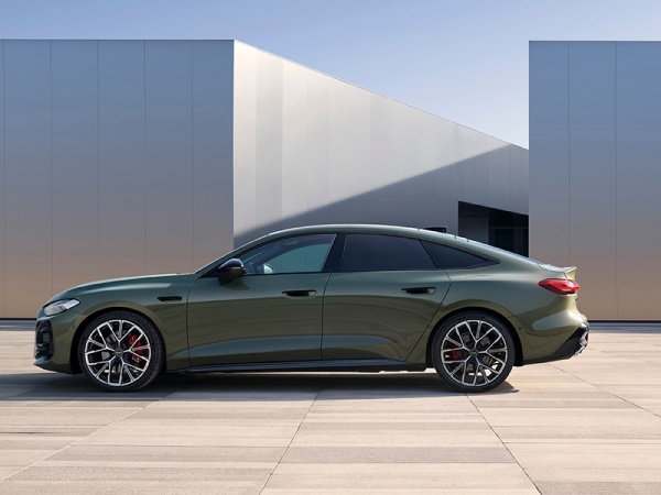 上汽奥迪A5L 全部在售,2025上海车展：上汽奥迪A5L Sportback内饰发布